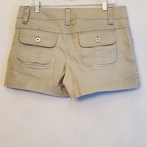 Smart Set Khaki Shorts - Picture 6 of 8